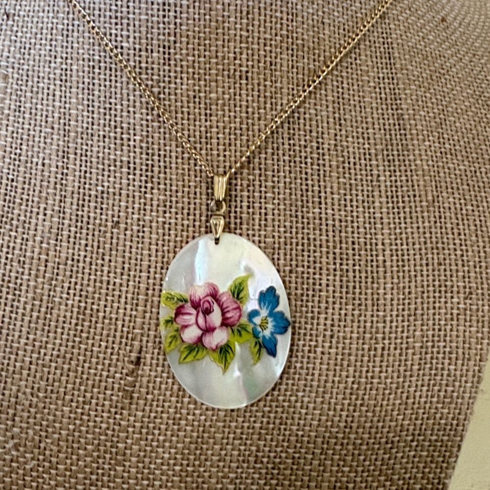 Floral Vintage Pendant Necklace with Gold Chain